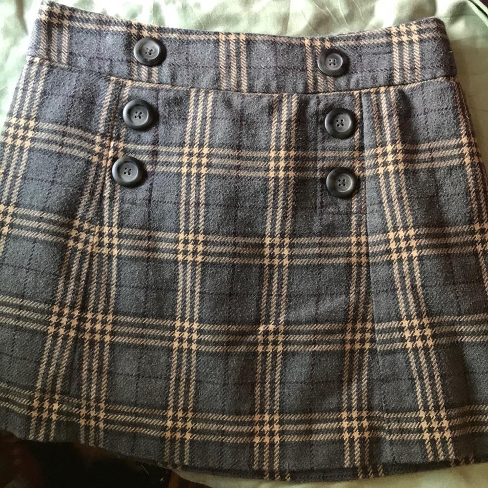 Gap skirt